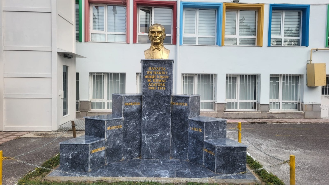 Atatürk Büstümüz Yenilendi